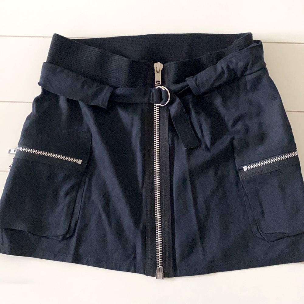 Fetch gorgeous cargo skirt size small